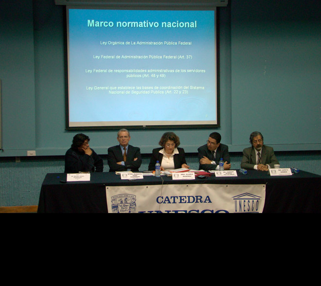 La Dra. Gloria Ramírez, Cátedra UNESCO DH durante su exposición