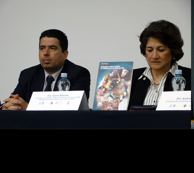 Dr. Vernor Muñoz Villalobos, Dra.Gloria Ramírez Coordinadora de la Cátedra UNESCO de Derechos Humanos de la UNAM
Presidenta de la Academia Mexicana de Derechos Humanos 