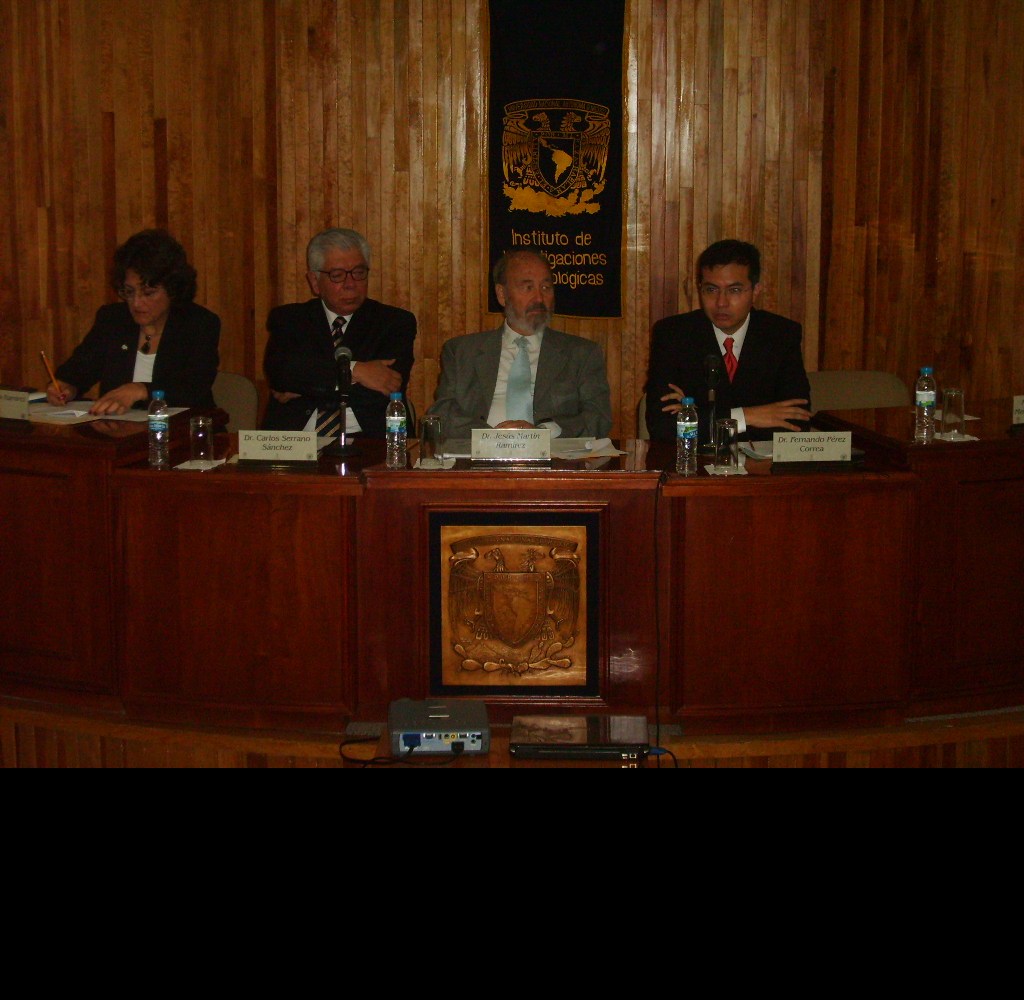 Presidium (Dra. Gloria Ramírez, Dr. Carlos Serrano Sánchez, Dr. Jesús Martín Ramírez y Jorge Márquez representante del Dr. Fernando Pérez Correa)